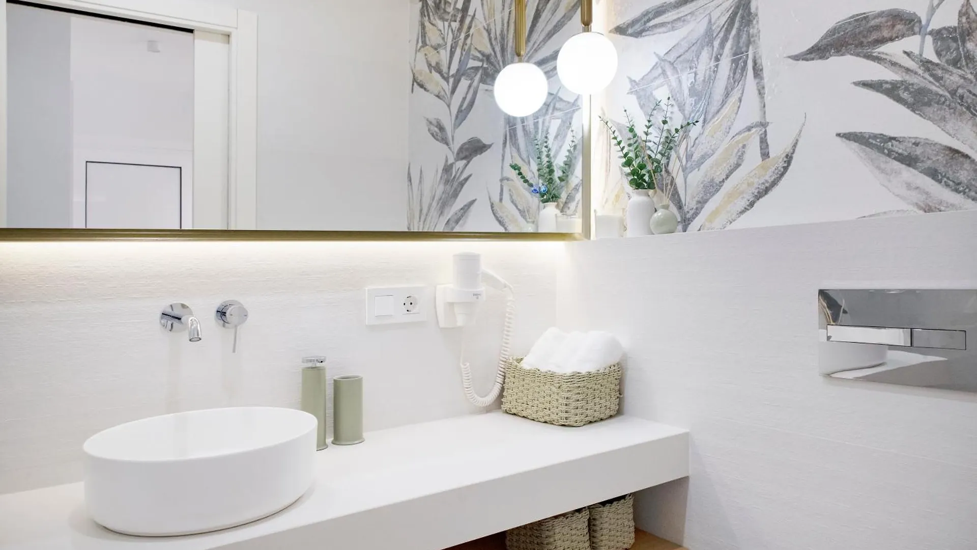 Tms Veramar Apart Hotel,Beachfront,Pool&Parking Los Cristianos  0*, Los Cristianos (Tenerife) İspanya