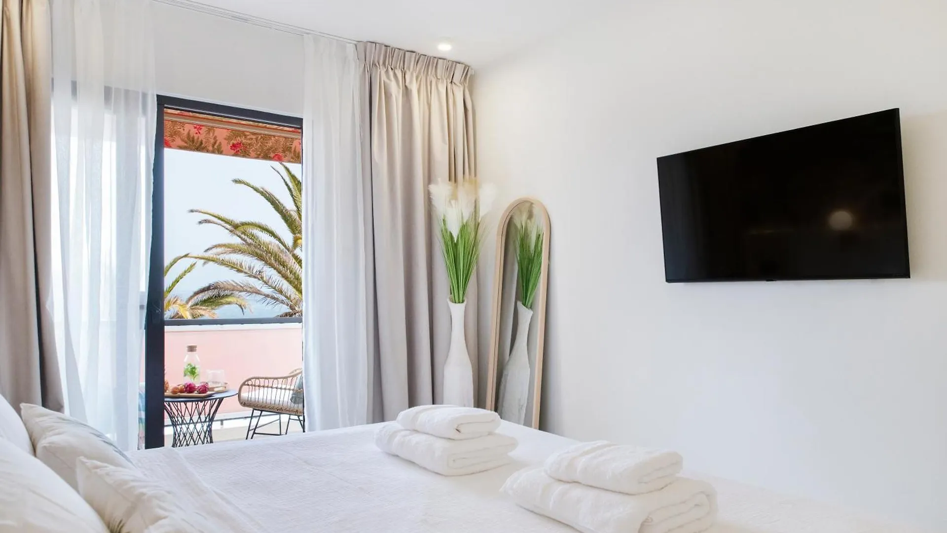 Daire Tms Veramar Apart Hotel,Beachfront,Pool&Parking Los Cristianos